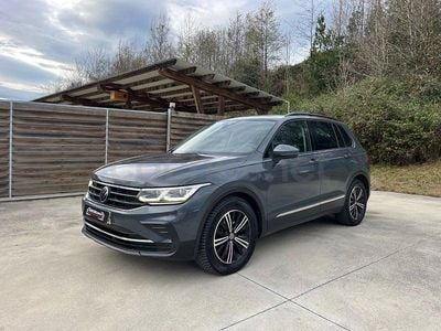 Usado VW Tiguan Life 150 CV (110 kW) 2022 Gris / plata SUV