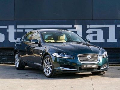 Usado Jaguar XF Classic 190 CV (139 kW) 2012 Verde Berlina