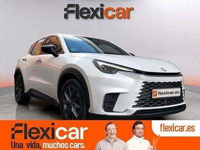 Usado Lexus LBX 136 CV (100 kW) 2024 Blanco SUV