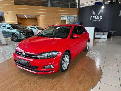 Usado VW Polo Advance 95 HP (69 kW) 2017 Vermelho Sedan