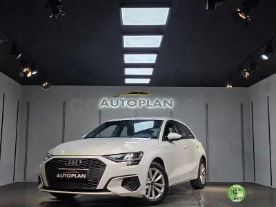 Usado Audi A3 116 CV (85 kW) 2023 Blanco Berlina