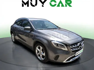 Usado Mercedes GLA200 136 CV (100 kW) 2017 Gris / plata SUV