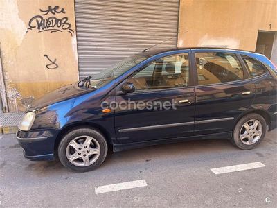Usado Nissan Almera Tino Tekna 116 CV (85 kW) 2005 Azul Monovolumen