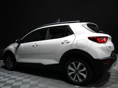 Usado Kia Stonic 100 CV (73 kW) 2024 Blanco SUV