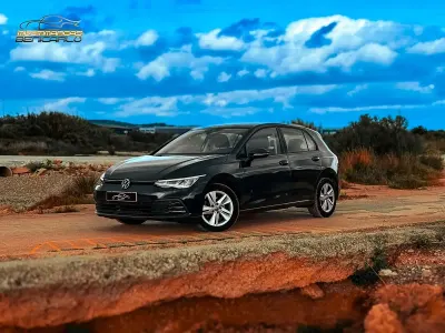 Usado VW Golf VIII 115 HP (84 kW) 2022 Preto