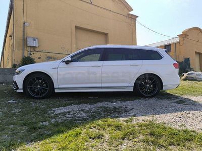 Usado VW Passat R-line 200 CV (147 kW) 2021 Blanco Familiar