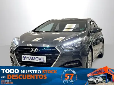 Usado Hyundai i40 135 CV (99 kW) 2015 Gris / plata Berlina