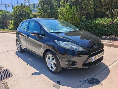 Usado Ford Fiesta Trend 70 CV (51 kW) 2010 Negro Berlina