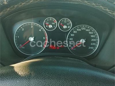 Usado Ford Focus Trend 115 CV (84 kW) 2007 Negro Berlina