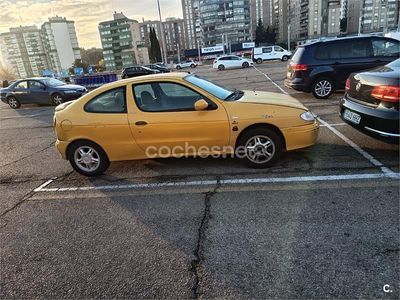 Amarillo Usado 1998 Renault Mégane Coupé Coupe | 1100 €