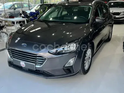 Usado Ford Focus Trend 120 CV (88 kW) 2020 Gris / plata Familiar