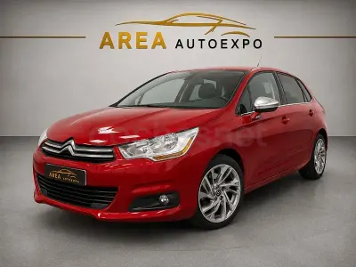 Usado Citroën C4 114 CV (83 kW) 2013 Granate Berlina