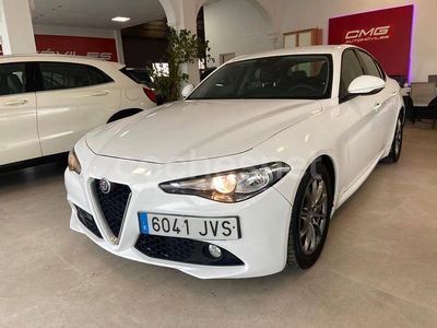 Blanco Usado 2016 Alfa Romeo Giulia Super Berlina | 16.999 € (Un poco caro)