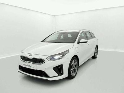 Używany Kia Ceed 141 KM (103 kW) 2021 Biały Hatchback