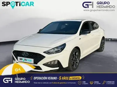 Usado Hyundai i30 N Line 120 CV (88 kW) 2023 Blanco Berlina