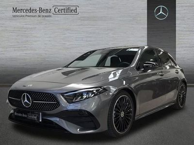 Usado Mercedes A180 AMG line 116 CV (85 kW) 2023 Gris Berlina