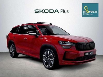 Rojo Nuevo 2025 Skoda Kodiaq SportLine SUV | 45.500 € (Precio justo)