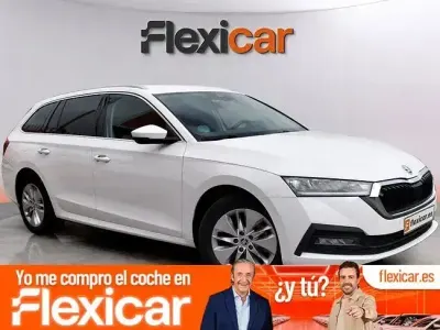 Usado Skoda Octavia Ambition 115 CV (84 kW) 2023 Blanco Familiar