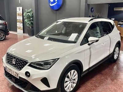 Usado Seat Arona Style 110 CV (80 kW) 2022 Blanco SUV