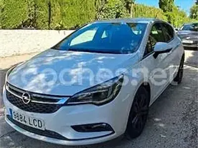 Usado Opel Astra 110 CV (80 kW) 2019 Blanco Berlina