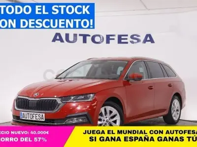 Usado Skoda Octavia Style 150 CV (110 kW) 2021 Rojo Familiar