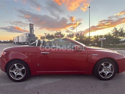 Usado Alfa Romeo Spider 200 CV (147 kW) 2008 Rojo Descapotable