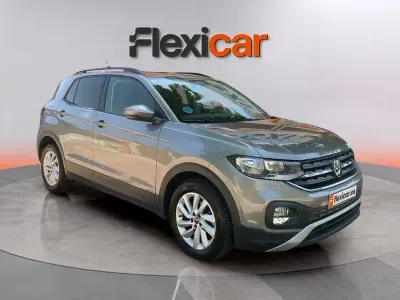 Usado VW T-Cross Advance 110 CV (80 kW) 2021 Gris SUV