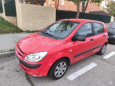 Usado Hyundai Getz 63 CV (46 kW) 2005 Rojo Utilitario