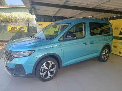 Usado Ford Tourneo Connect Active 102 CV (75 kW) 2023 Azul Monovolumen