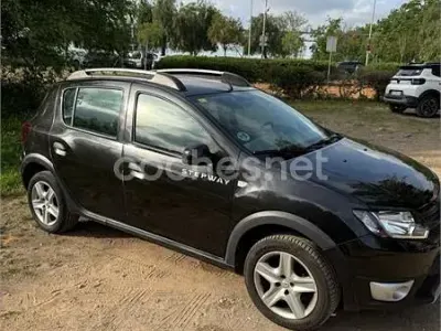 Käytetty Dacia Sandero Lauréate 90 HP (66 kW) 2014 Musta Sedan