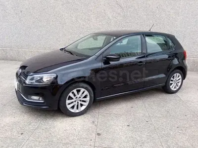 Usado VW Polo Advance 90 CV (66 kW) 2014 Negro Berlina