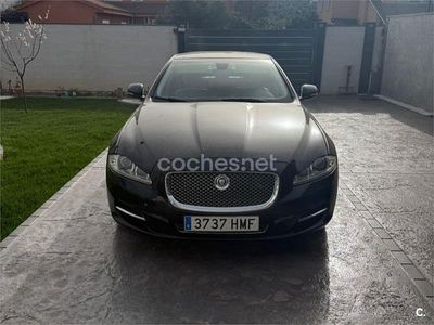 Usado Jaguar XJ Luxury 275 CV (202 kW) 2012 Negro Berlina