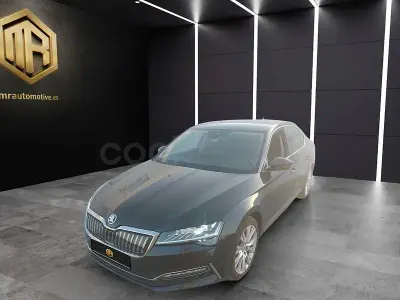 Usado Skoda Superb Style 218 CV (160 kW) 2021 Negro Berlina