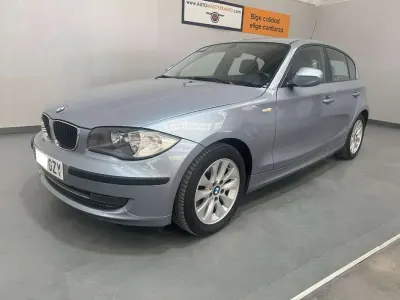 Usado BMW 118 143 CV (105 kW) 2011 Azul Utilitario