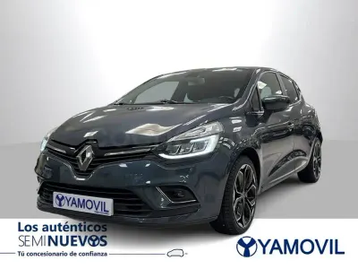 Usado Renault Clio IV Zen 90 CV (66 kW) 2018 Gris / plata Berlina