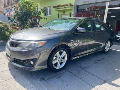 Usado Toyota Camry Advance 218 CV (160 kW) 2018 Gris / plata Berlina