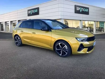 Usado Opel Astra 145 CV (106 kW) 2025 Amarillo Utilitario