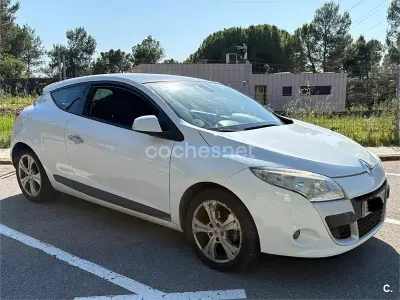Usado Renault Mégane III Dynamique 105 CV (77 kW) 2009 Blanco Berlina