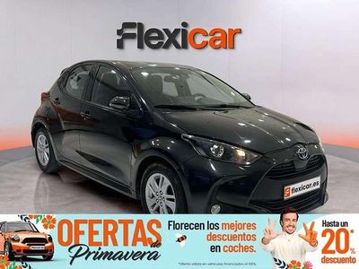 Usado Toyota Yaris Hybrid Active 116 CV (85 kW) 2022 Negro Utilitario