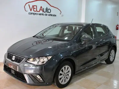 Usado Seat Ibiza Style Plus 80 CV (58 kW) 2019 Gris / plata Utilitario