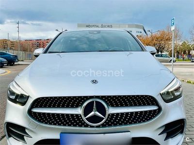 Usado Mercedes B180 122 CV (89 kW) 2019 Gris / plata Monovolumen
