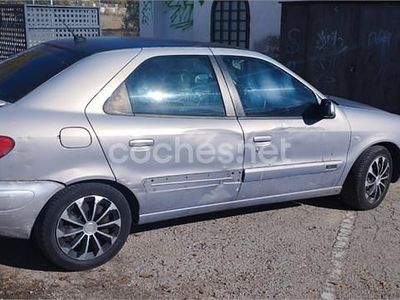 Usado Citroën Xsara 90 CV (66 kW) 2001 Gris / plata Berlina