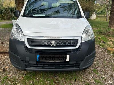 Usado Peugeot Partner Tepee Access 75 CV (55 kW) 2016 Blanco Monovolumen