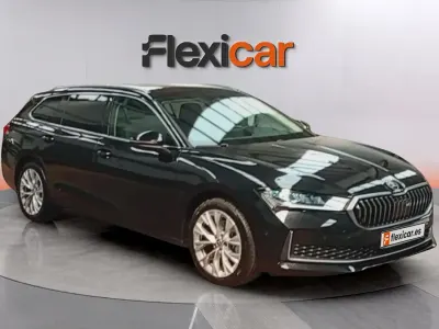 Usado Skoda Superb Selection 150 CV (110 kW) 2024 Negro Familiar