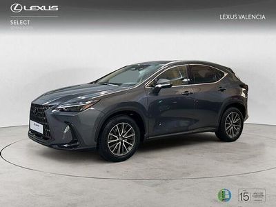 Usado Lexus NX350h Executive Line 242 CV (177 kW) 2024 Gris / plata SUV