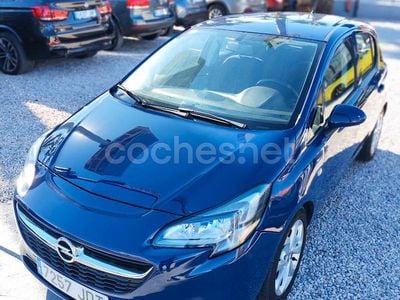 Usado Opel Corsa Color Edition 120 CV (88 kW) 2015 Violeta / lila Berlina