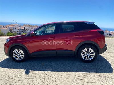 Usado Peugeot 3008 Allure 120 CV (88 kW) 2018 Rojo SUV