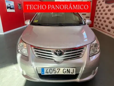 Usado Toyota Avensis Advance 126 CV (92 kW) 2009 Gris / plata Familiar