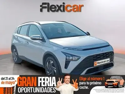 Usado Hyundai Bayon 101 CV (74 kW) 2023 Gris SUV