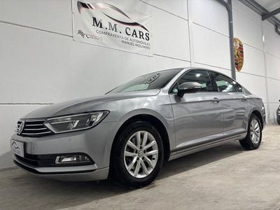 Usado VW Passat Advance 150 CV (110 kW) 2019 Gris / plata Berlina